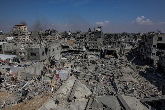 Khung cảnh hoang tàn ở thành phố Khan Younis tại Dải Gaza sau khi Israel rút quân hồi tháng 4. Ảnh: AFP