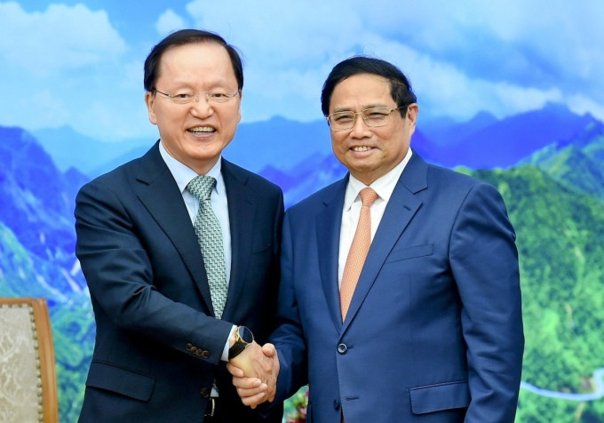 Thủ tướng Phạm Minh Chính tiếp ông Park Hark Kyu, Tổng giám đốc phụ trách tài chính Tập đoàn Samsung, chiều 9/5. Ảnh: VGP
