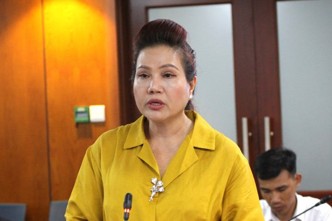 Bà Lê Thúy Hằng, Tổng giám đốc SJC, tại họp báo chiều 16/5. Ảnh: An Phương