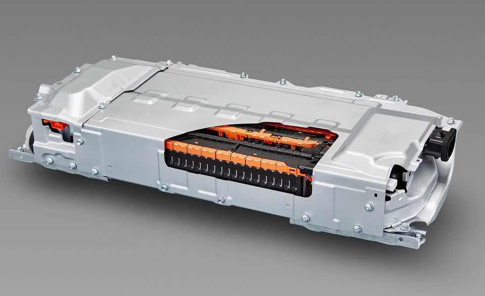 Pin lithium-ion vẫn sẽ thống trị thị trường xe điện trong tương lai gần. (Ảnh minh họa: CAD)