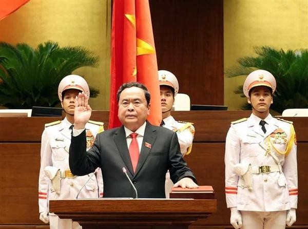 Newly-elected National Assembly Chairman Tran Thanh Man takes the oath of office on May 20 (Photo: VNA)