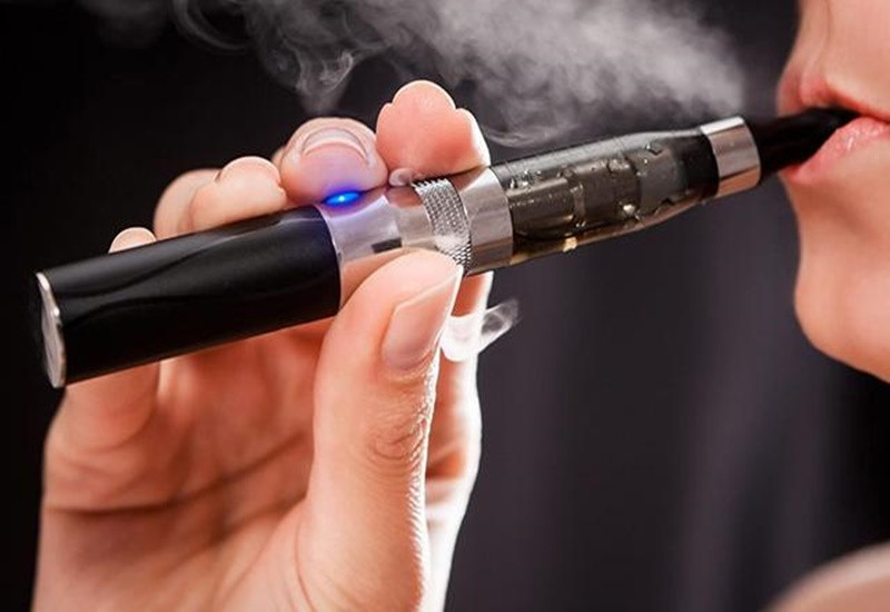 Bộ Y tế cảnh báo tỷ lệ sử dụng thuốc lá điện tử trong học sinh ở nhóm tuổi 13-17 tăng- Ảnh 1.