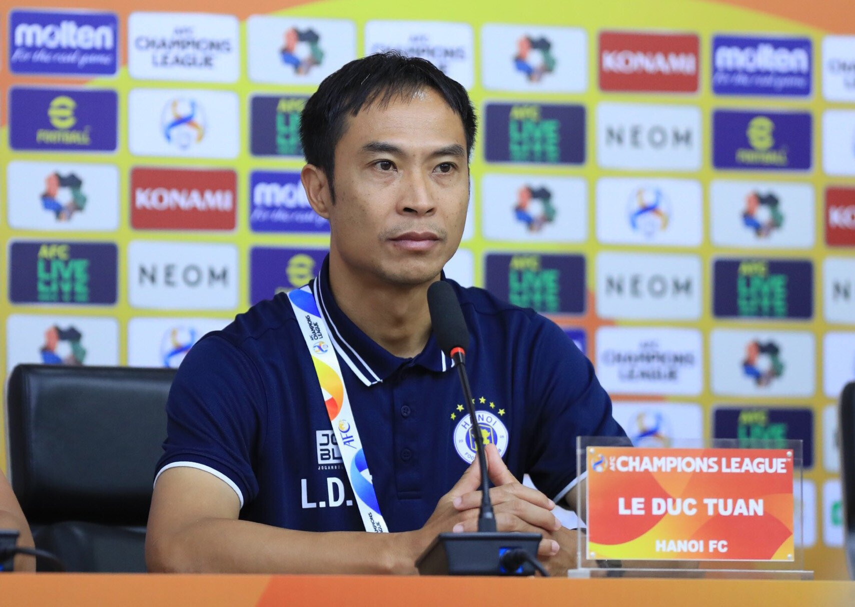 HLV Đức Tuấn từng có thời gian làm trợ lý HLV tại Hà Nội FC.