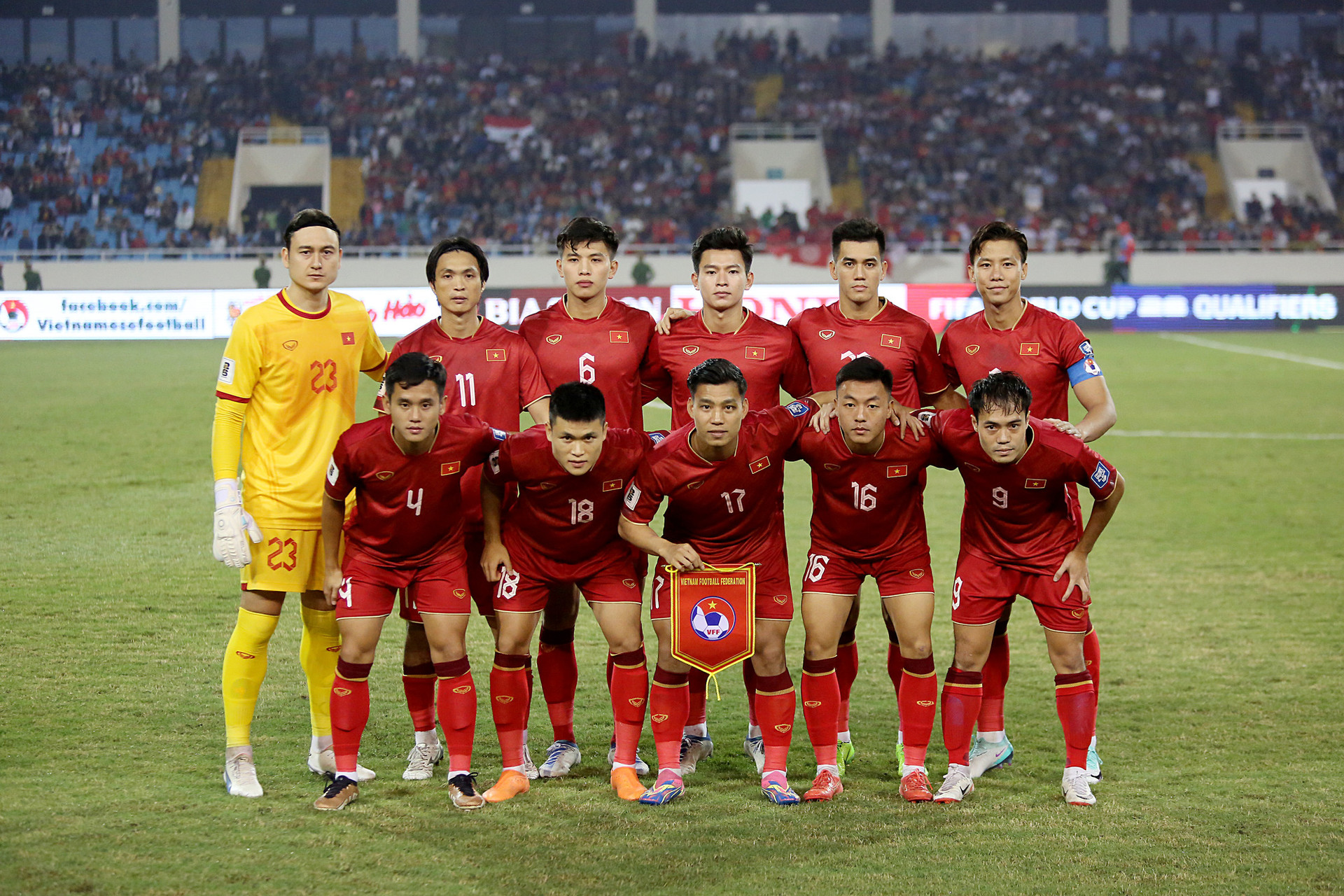 HLV Kim Sang Sik giữ lại bộ khung đội hình đội tuyển Việt Nam dưới thời ông Philippe Troussier - Ảnh: HOÀNG TÙNG