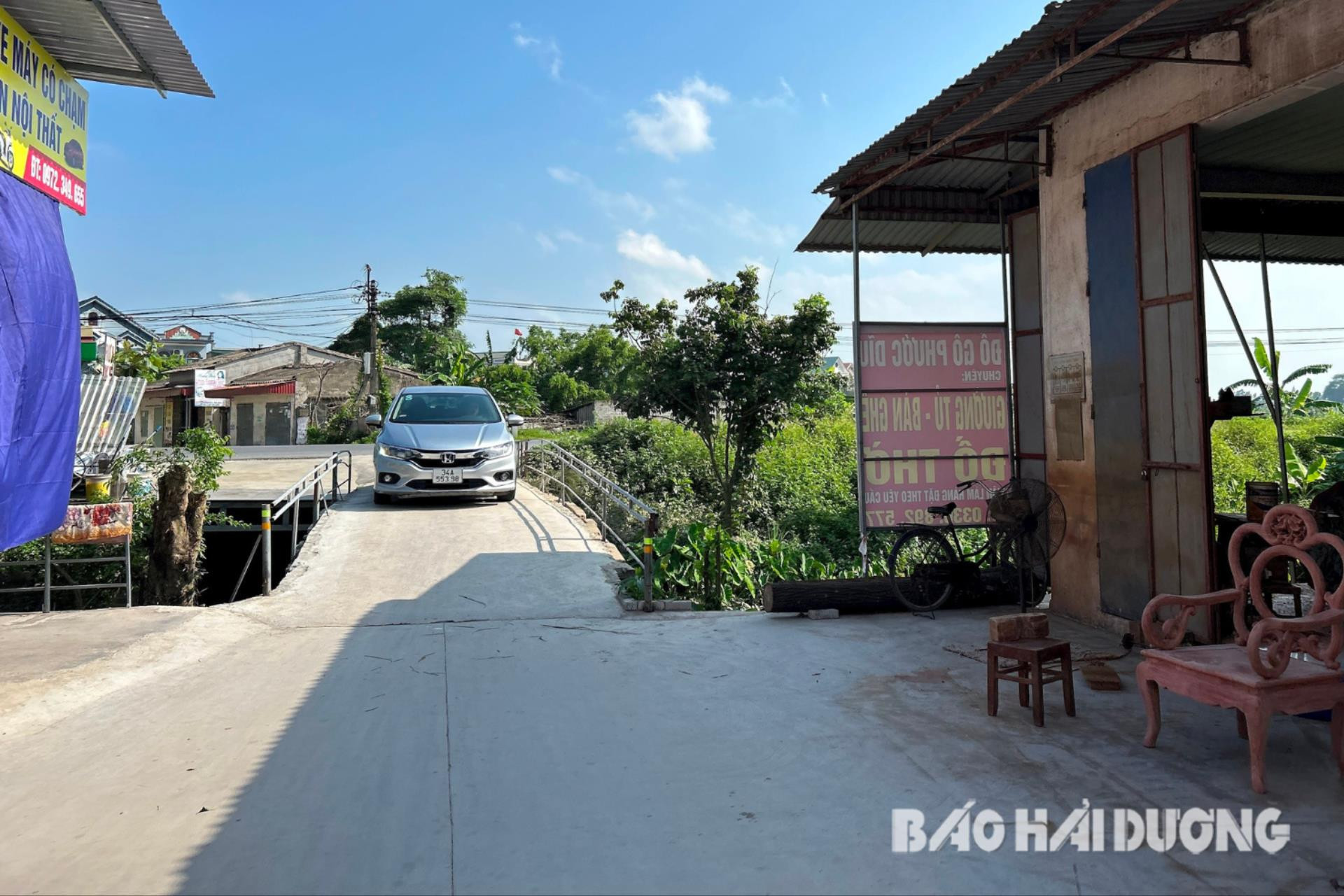 Cầu ở thôn Cúc Bồ, xã Kiến Quốc (Ninh Giang) nhỏ hẹp, xuống cấp, không đáp ứng nhu cầu đi lại cho người dân và các hộ sản xuất, kinh doanh làng nghề mộc