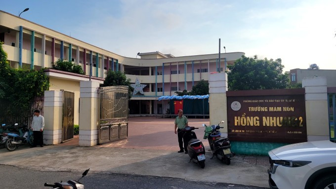 Trường mầm non Hồng Nhung 2 vẫn hoạt động vào sáng 30/5. Ảnh: Lê Tân