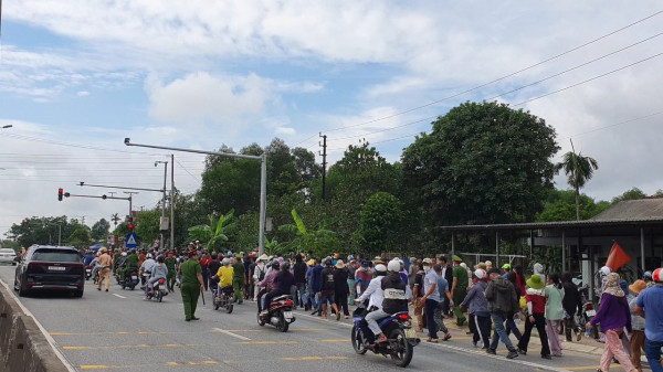 Cảnh báo việc người dân sốc nhiệt khi theo “đoàn sư” Thích Minh Tuệ qua địa bàn Thừa Thiên Huế -0