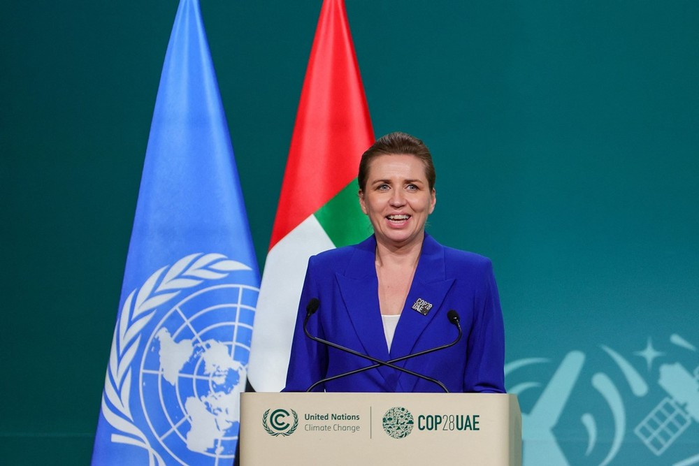 Thủ tướng Đan Mạch Mette Frederiksen phát biểu tại phiên họp cấp cao của LHQ về biến đổi khí hậu ở Dubai, ngày 1/12/2023. (Ảnh: AFP/TTXVN)