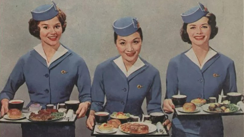 Theo Hood, thời cô được tuyển dụng, tiếp viên hàng không vẫn chỉ được coi như những vật trang trí đẹp đẽ trên máy bay. (Nguồn: CNN)