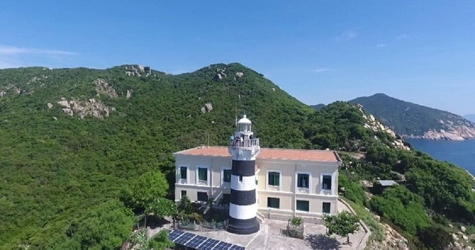 Một trong những ngọn hải đăng cổ nhất, nằm ở vùng biển Nha Trang.