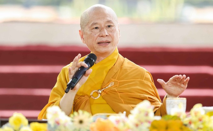 Thượng tọa Thích Chân Quang thuyết giảng tại thiền tôn Phật Quang trong lễ Phật đản 2024. Ảnh: Thiền tôn Phật Quang