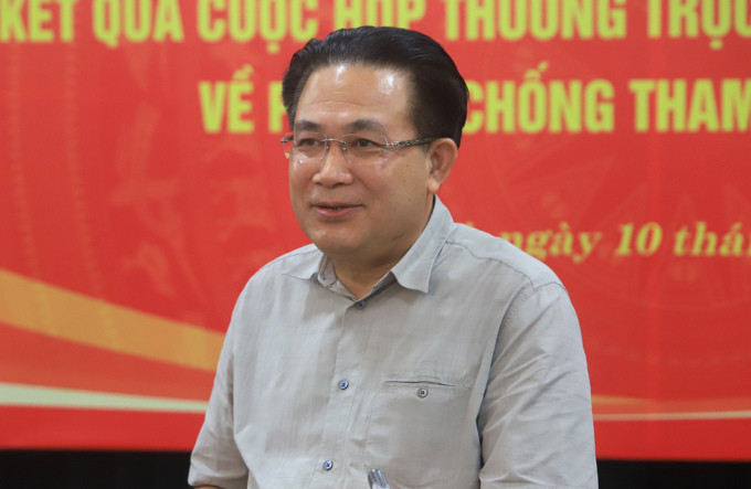 Phó ban Nội chính Trung ương Nguyễn Văn Yên trong một buổi họp báo. Ảnh: Hoàng Phong