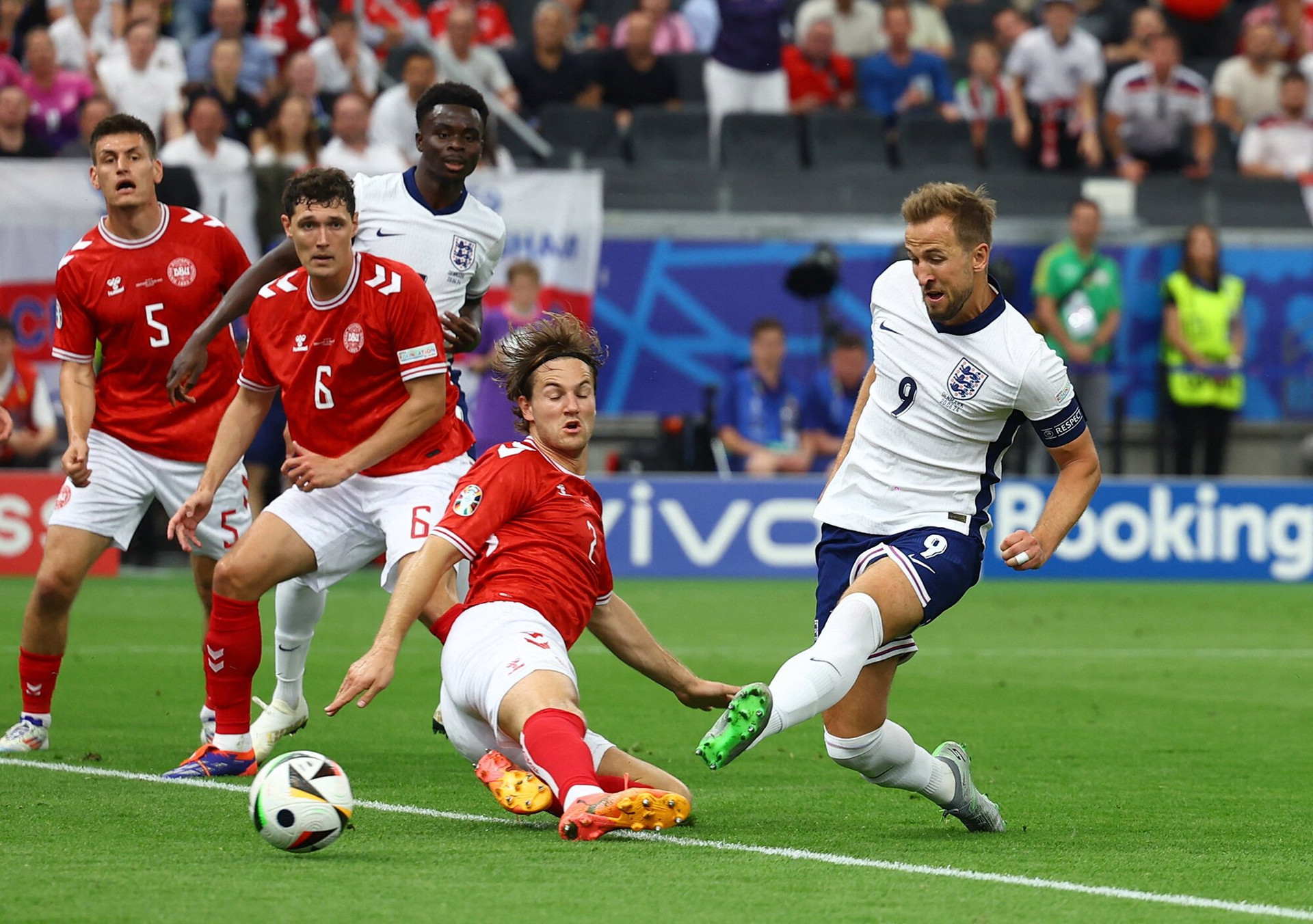 Kane ghi bàn đầu tiên tại EURO 2024. (Ảnh: Reuters)