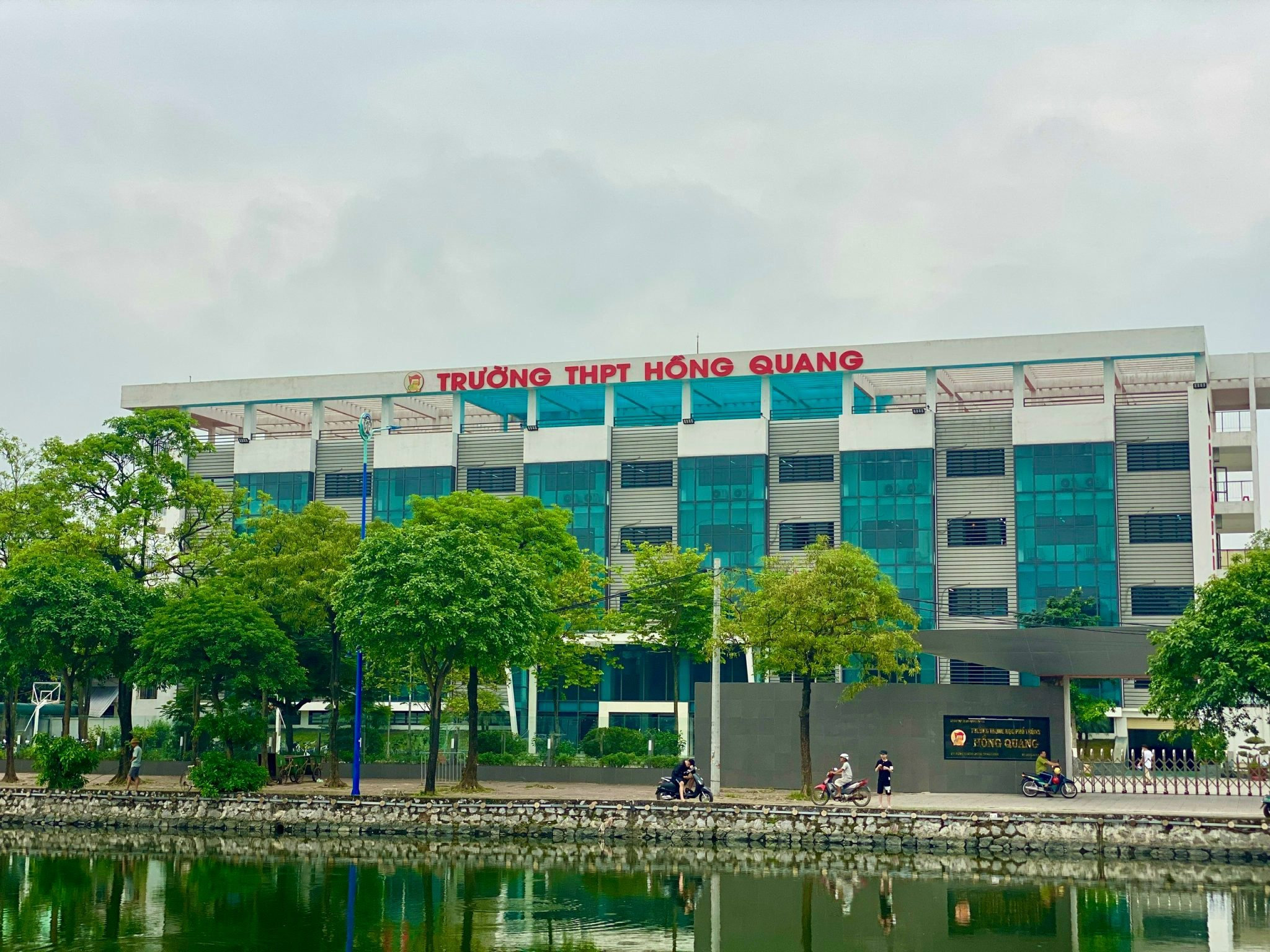 TRƯỜNG THPT HỒNG QUANG HẢI DƯƠNG NẰM TẠI THÀNH PHỐ HẢI DƯƠNG