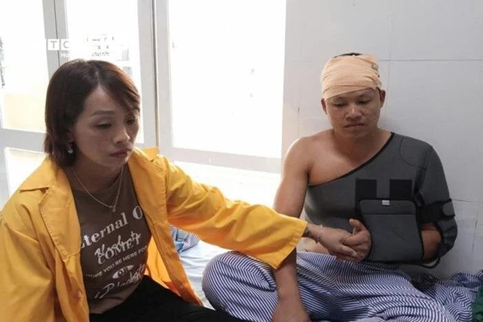 Anh Bàn Văn Lưu đang điều trị trong khoa Cấp cứu, Bệnh viện Đa khoa tỉnh Bắc Kạn.