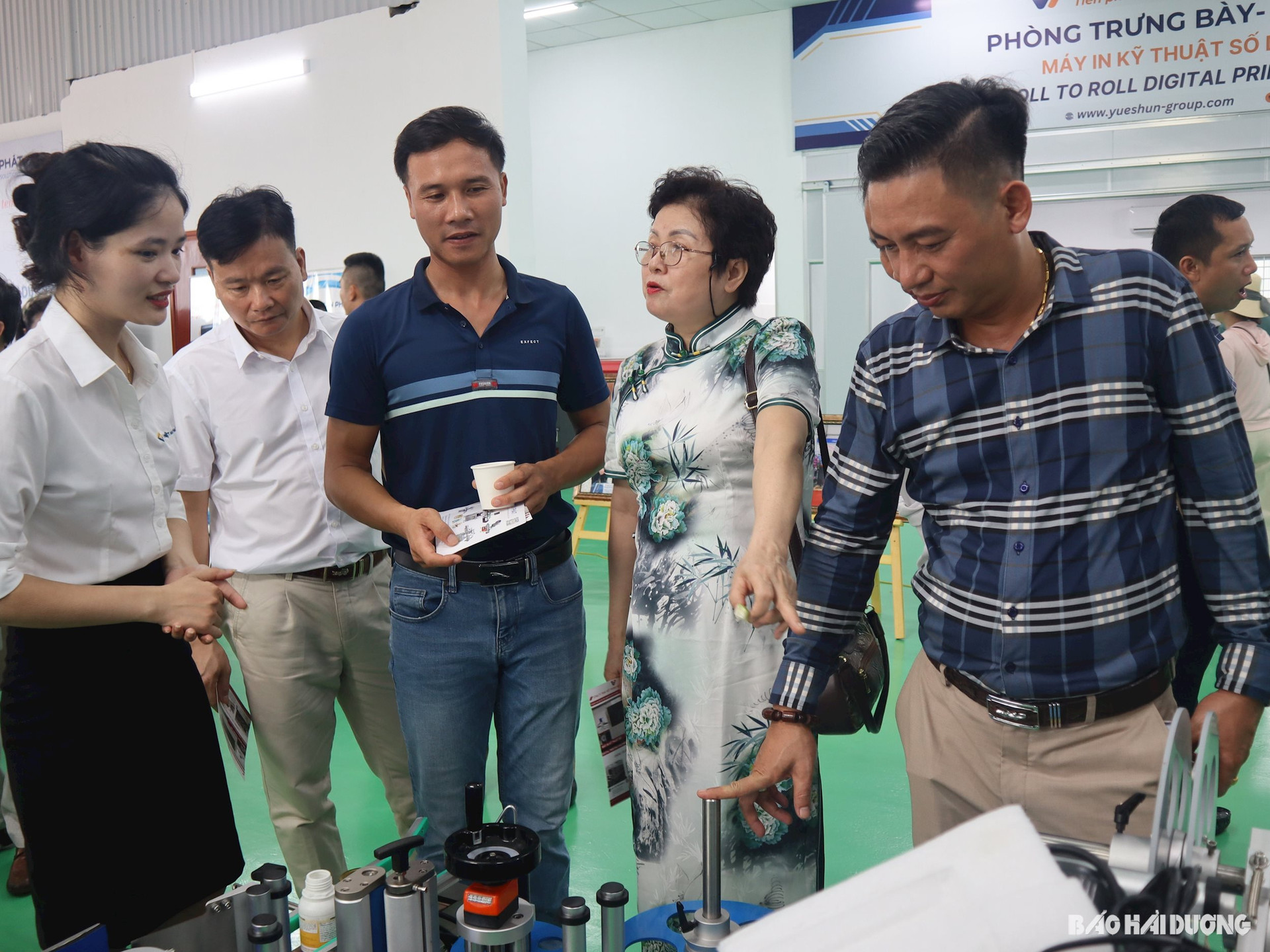 Các doanh nghiệp Hải Dương tìm hiểu máy in, máy dán bao bì sản phẩm tại Công ty TNHH Việt Thành (Hà Nội)