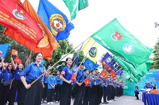 Young volunteers of Hanoi at the launch of the Green Summer campaign 2024 on July 6 (Photo: VNA)