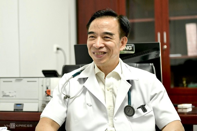 GS BS Nguyễn Quang Tuấn tại Bệnh viện Hữu Nghị, sáng 11/7. Ảnh: Huy Mạnh