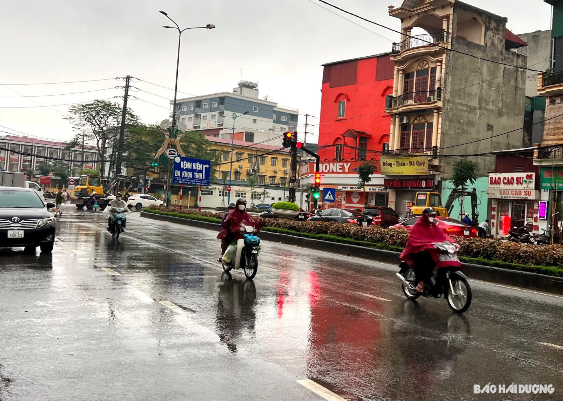 Thunderstorms and sunshine are forecast to take turns occurring in Hai Duong province in the coming days