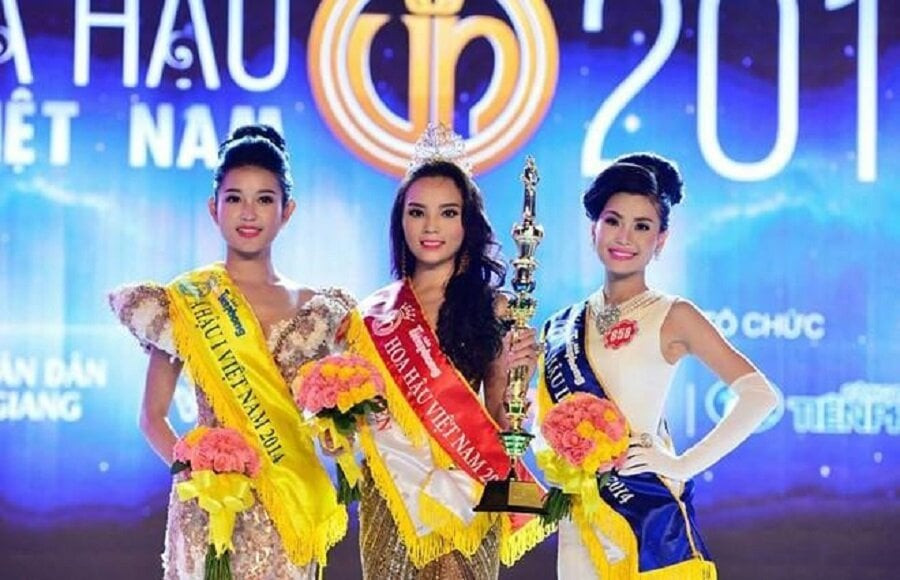 Kỳ Duyên trong thời điểm đăng quang Hoa hậu Việt Nam 2014.