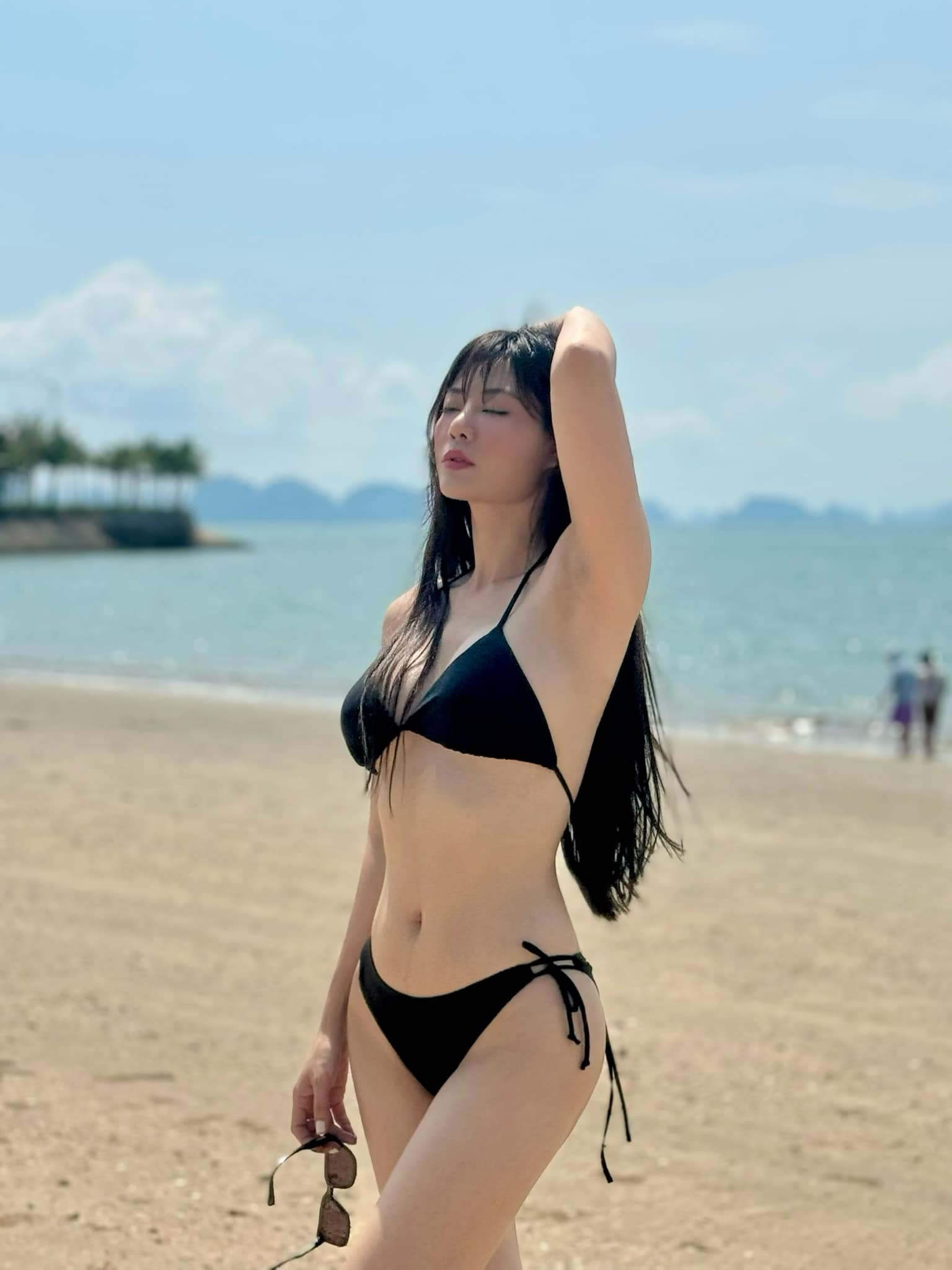Huyền Lizzie, Thanh Hương và dàn người đẹp VFC trong đường đua bikini hè - Ảnh 6.