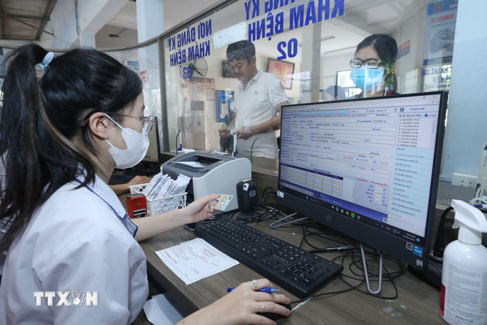 Người bệnh đến khám, chữa bệnh bằng căn cước công dân tại Trung tâm Y tế huyện Hữu Lũng, Lạng Sơn. (Ảnh: Anh Tuấn/TTXVN) 