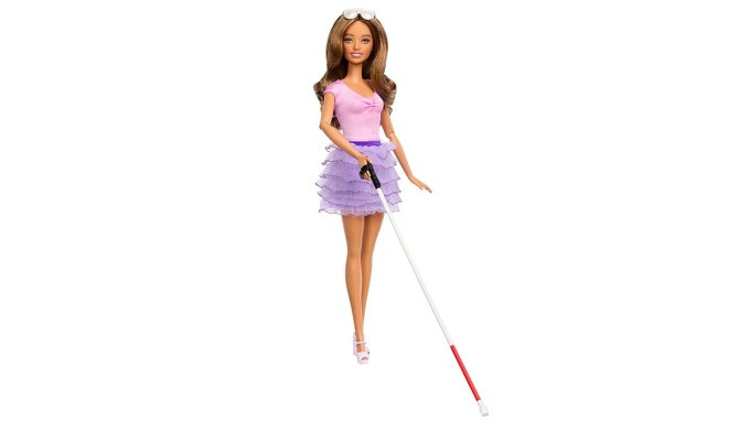 Sản phẩm Barbie mù đầu tiên của Mattel. Ảnh: PA Wire