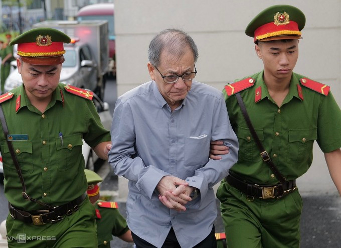 Ông Lê Văn Sắc, 75 tuổi, cựu giám đốc FLC Land là bị cáo cao tuổi nhất trong 50 bị cáo bị xét xử. Ảnh: Ngọc Thành