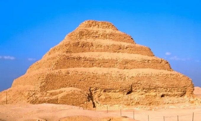 Kim tự tháp bậc thang Djoser. Ảnh: Alamy