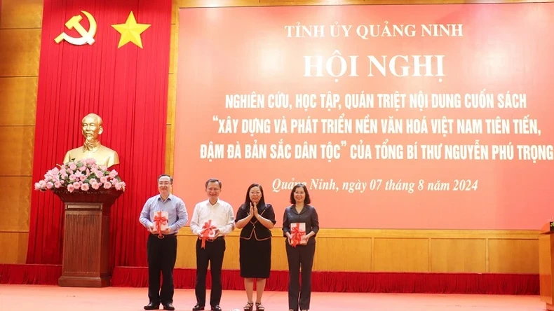 Quảng Ninh triển khai Hội nghị nghiên cứu học tập, quán triệt nội dung cuốn sách của Tổng Bí thư Nguyễn Phú Trọng ảnh 5