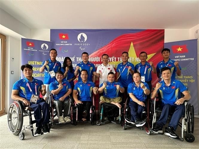 The Vietnamese sports delegation to the 2024 Paris Paralympic Games. (Photo: VNA broadcasts)