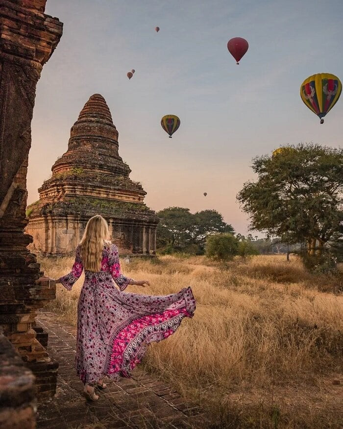 Du khách đến Bagan để chiêm ngưỡng nét đẹp cổ kính nơi đây. (Ảnh: Limitless secrets)