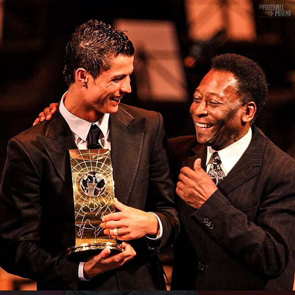 Ronaldo thân mật cùng Pele.