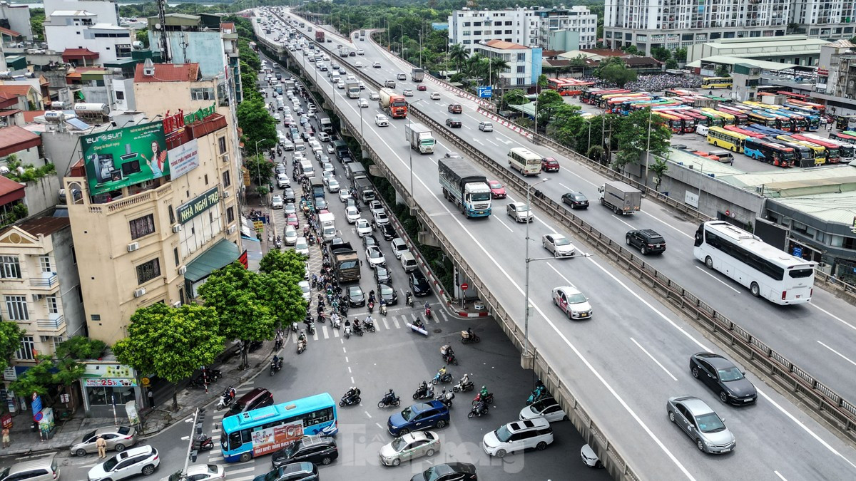 Hết kỳ nghỉ lễ, cao tốc Pháp Vân - Cầu Giẽ ùn ứ kéo dài từ sáng sớm ảnh 14