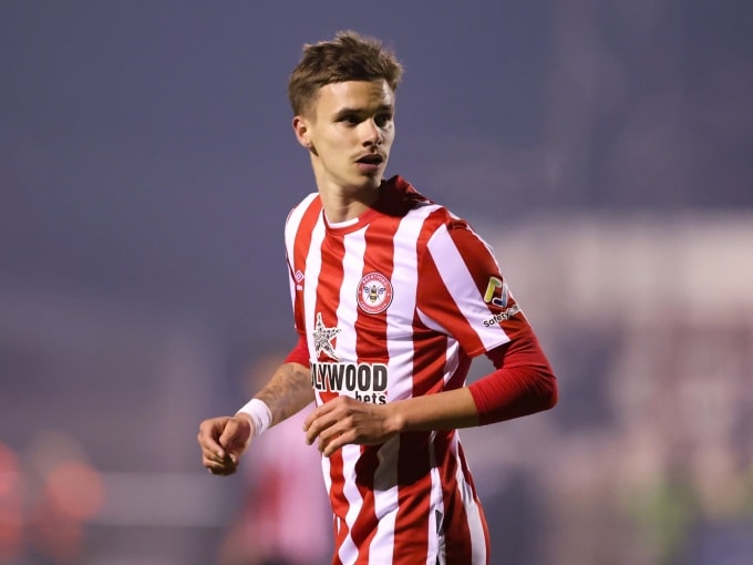 Romeo Beckham trong màu áo U21 Brentford năm 2023. Ảnh: TalkSport