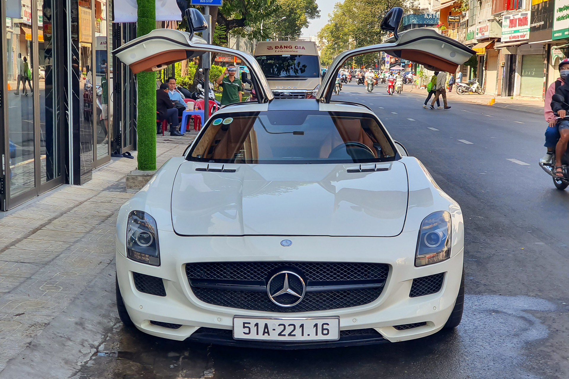 mercedes-benz, dang le nguyen vu, mercedes, 190sl, 300sl, 300 sl, gullwing, sieu xe, gumball 3000 anh 18