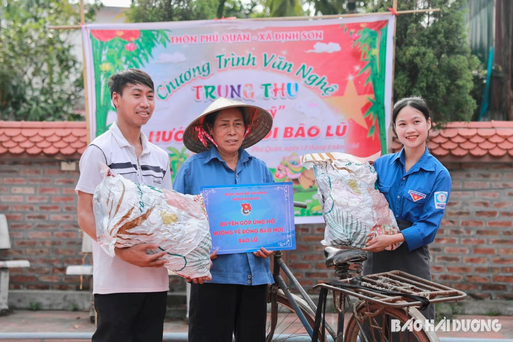 Chương trình đã gây được 5 triệu đồng tiền quỹ cùng nhiều hiện vật, nhu yếu phẩm để gửi đến bà con vùng bão lũ