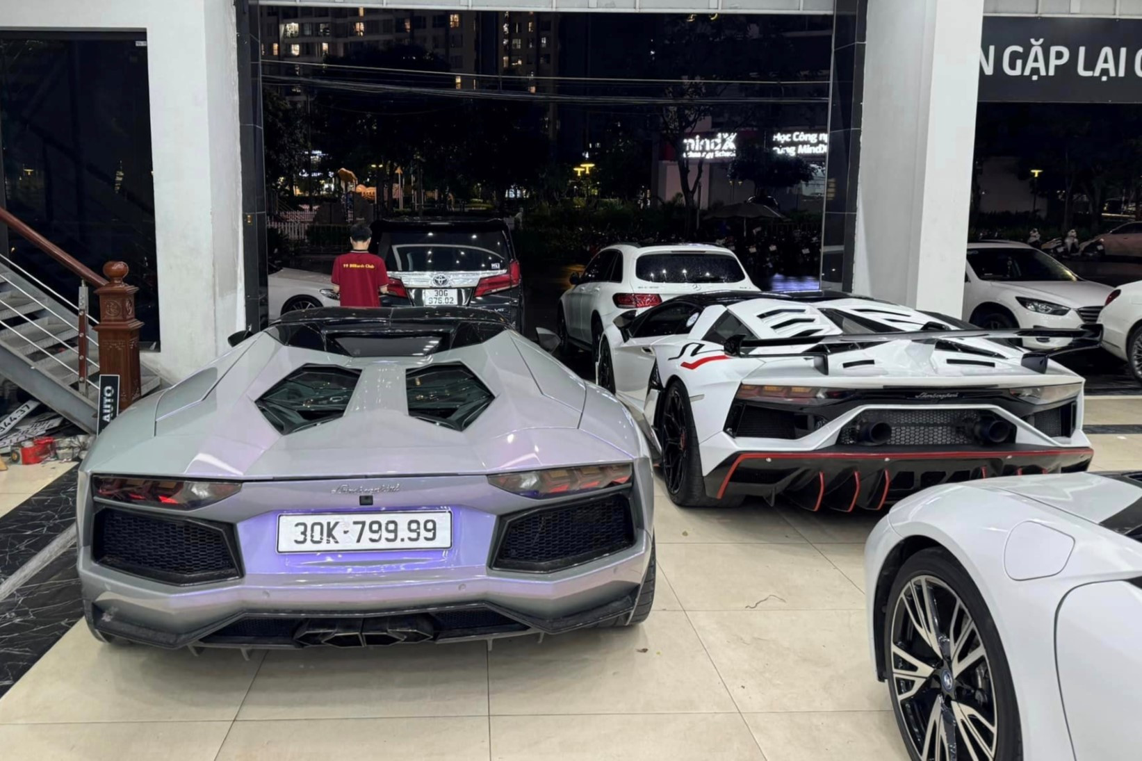 aventador tu quy 1.jpg