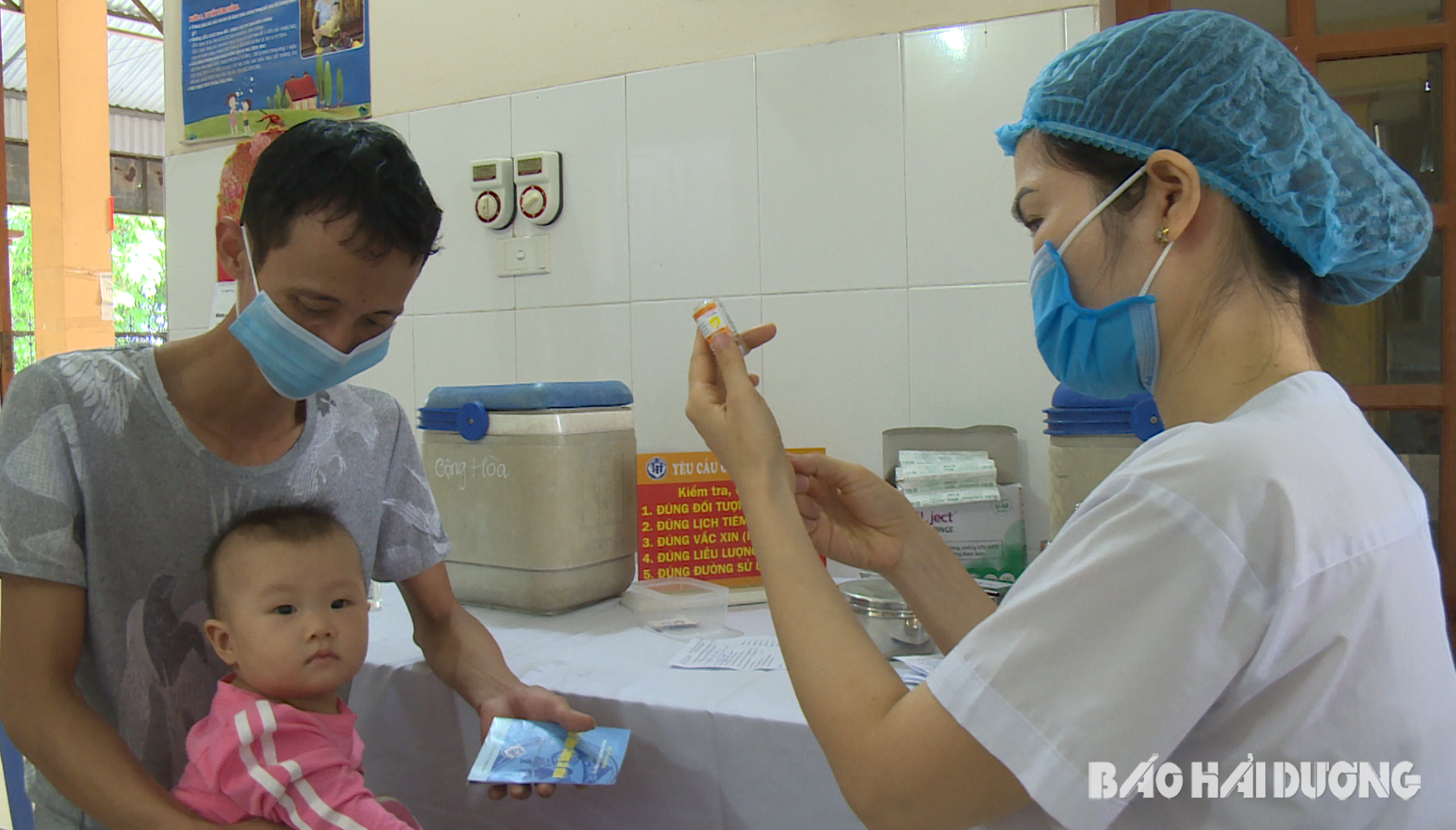 T iêm vaccine phòng bệnh sởi là biện pháp bảo vệ an toàn cho trẻ