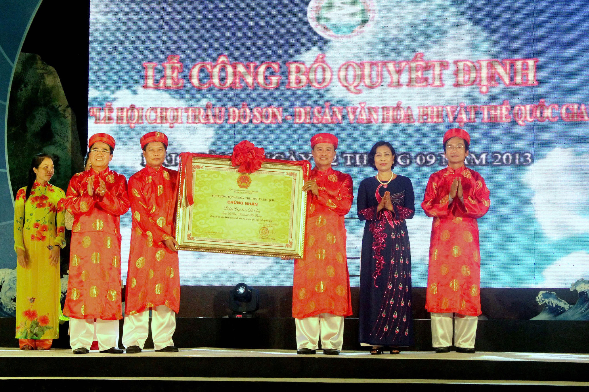 Lễ hội Chọi trâu Đồ Sơn được Bộ Văn hóa - Thể thao và Du lịch công nhận là Di sản văn hóa phi vật thể quốc gia năm 2012.