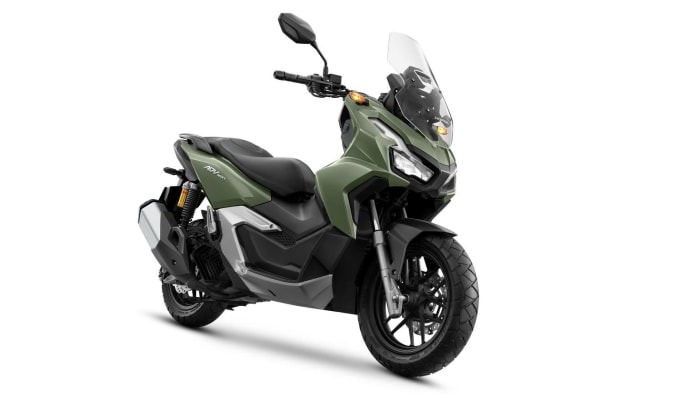 ADV 160 thiết kế theo phong cách xe ga đường trường. Ảnh: Honda