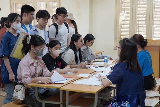 Tân sinh viên nhập học trường Đại học Khoa học Tự nhiên, Đại học Quốc gia Hà Nội, vào cuối tháng 8/2024. Ảnh: HUS