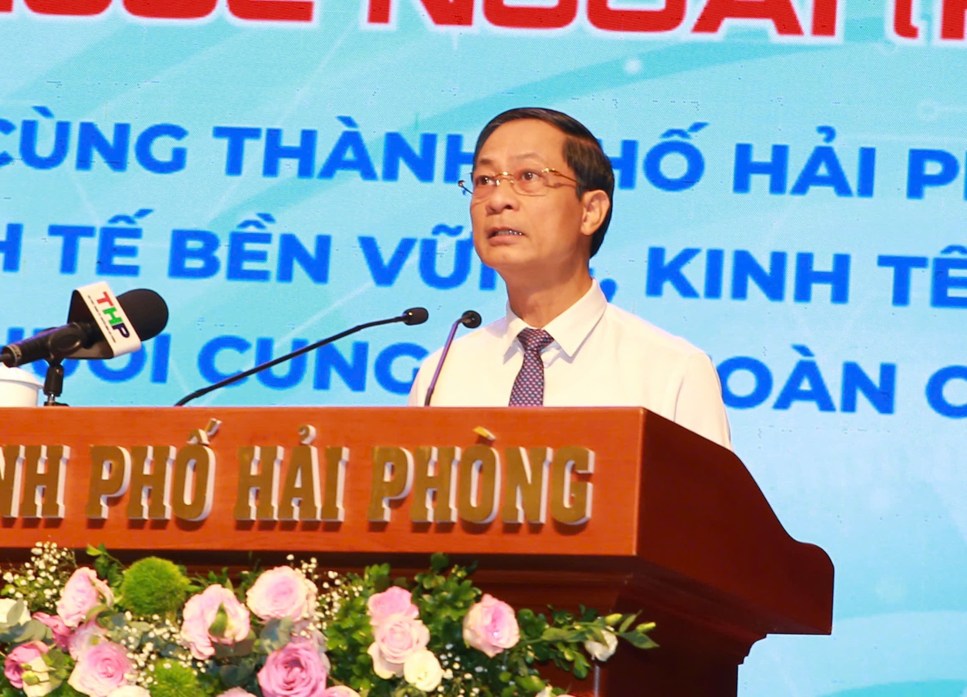 Đồng chí Đỗ Mạnh Hiến, Phó bí thư Thường trực Thành ủy phát biểu khai mạc hội nghị.