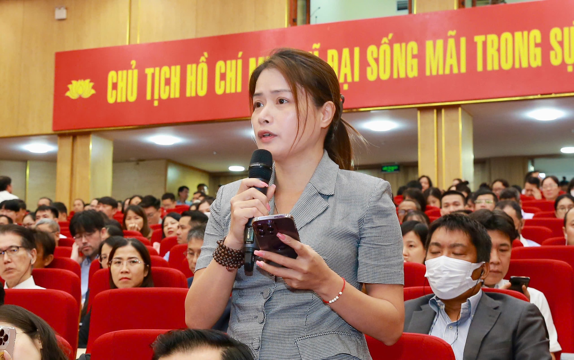 Đại diện Công ty TNHH công nhiệp nhựa Kyowa Việt Nam phát biểu ý kiến.