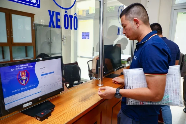 Không chính chủ, có thể làm thủ tục bấm biển số xe hộ được không?