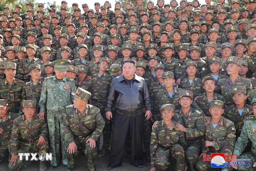 kim-jong-un-quan-doi-trieu-tien.jpg