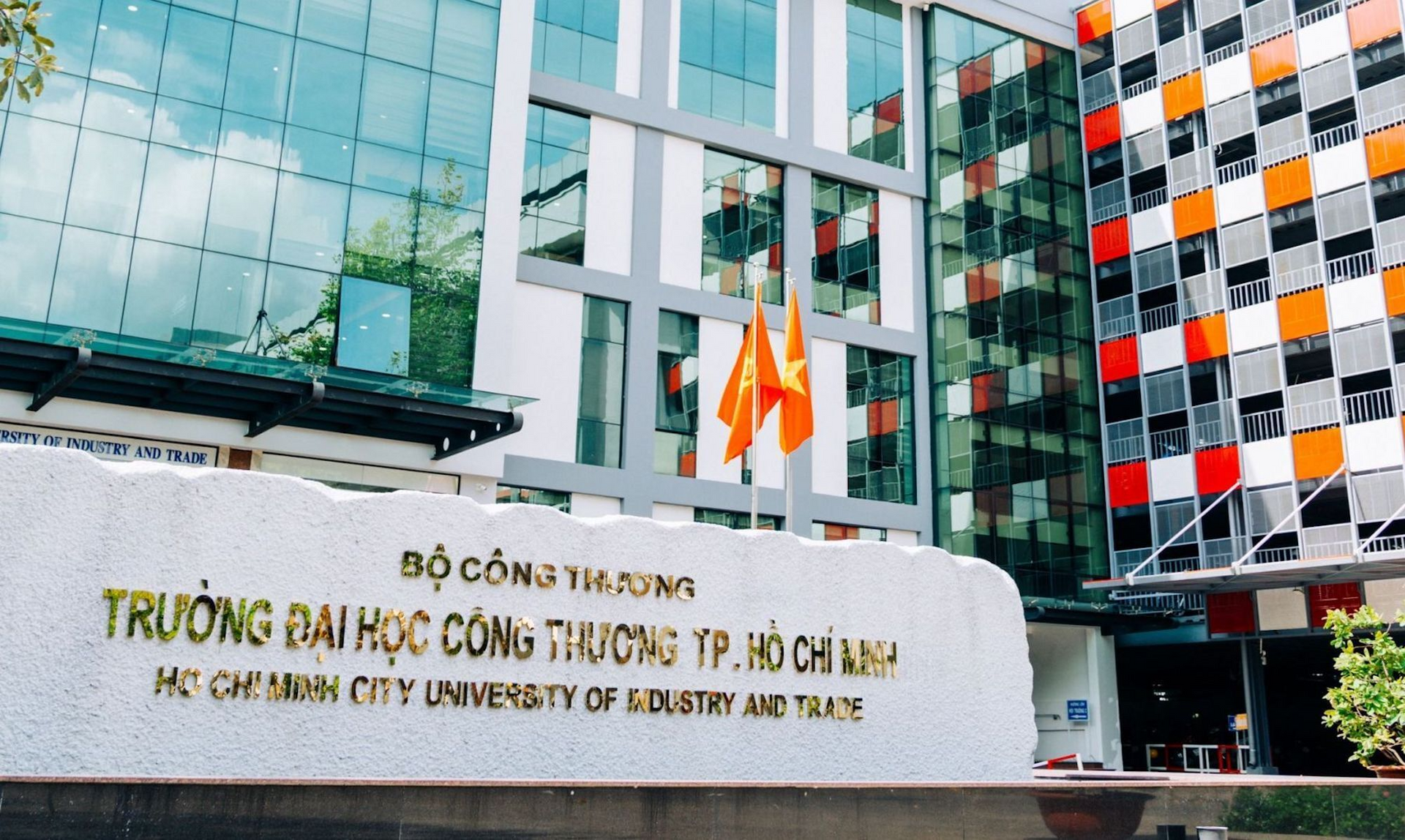 dai-hoc-cong-thuong.png