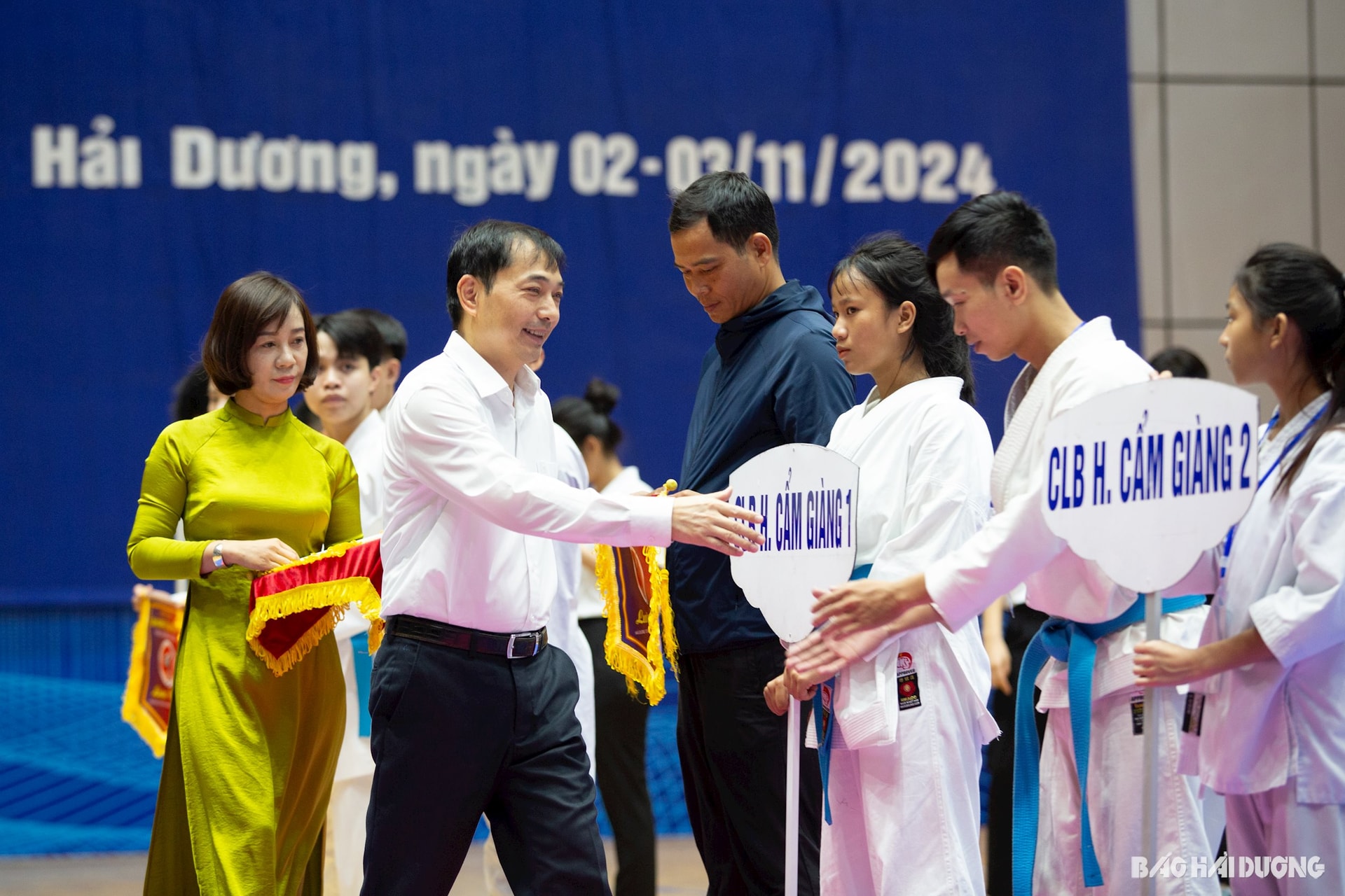 giai-karate-cac-clb-0.jpg