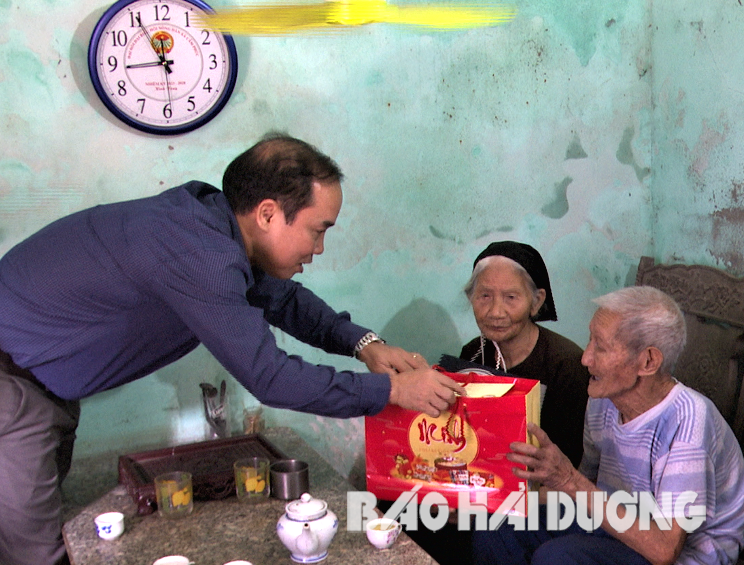 cam-giang-tang-qua-1.png