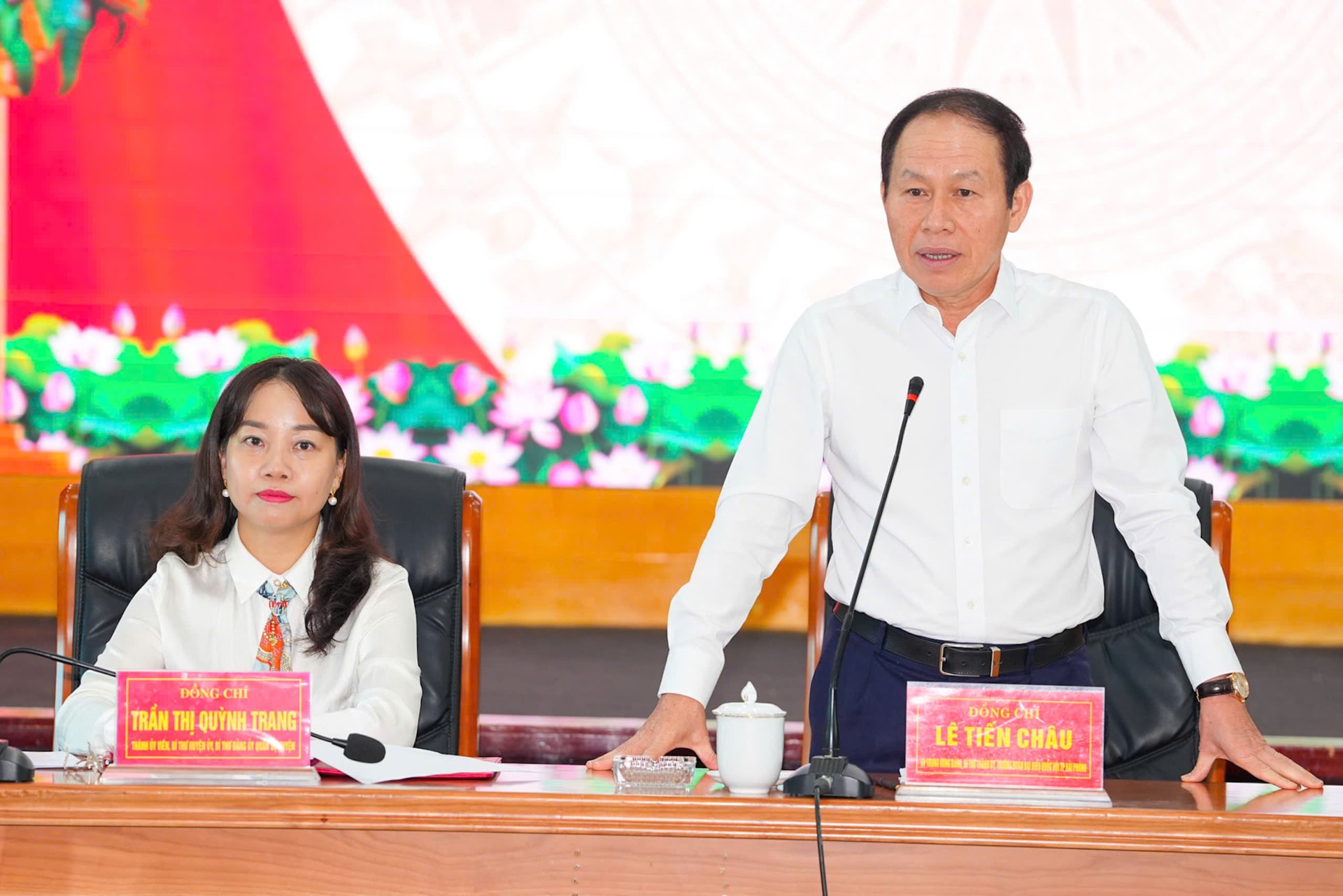 Đồng chí Lê Tiến Châu, Ủy viên Trung ương Đảng, Bí thư Thành ủy, Trưởng Đoàn đại biểu Quốc hội Hải Phòng làm việc với Ban Thường vụ Huyện ủy An Dương về kết quả thực hiện các chỉ tiêu tại Nghị quyết Đại hội Đảng bộ huyện lần thứ 18.
